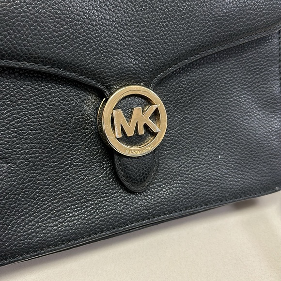 🔥🔥🔥Michael Kors Vanna Medium Black Pebbled Leather Crossbody Bag - Picture 9 of 15